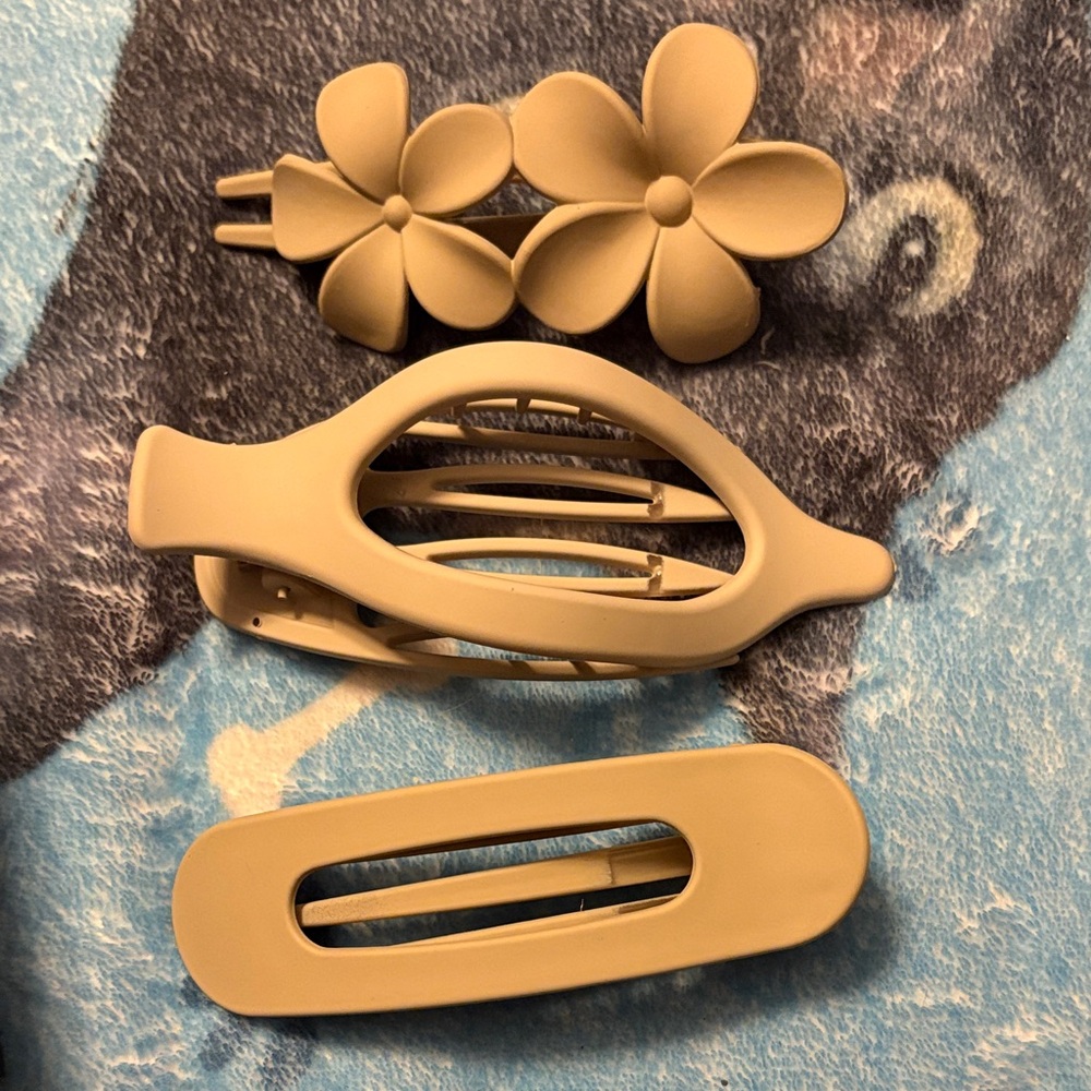 Elegant Tan Hair Clip Set